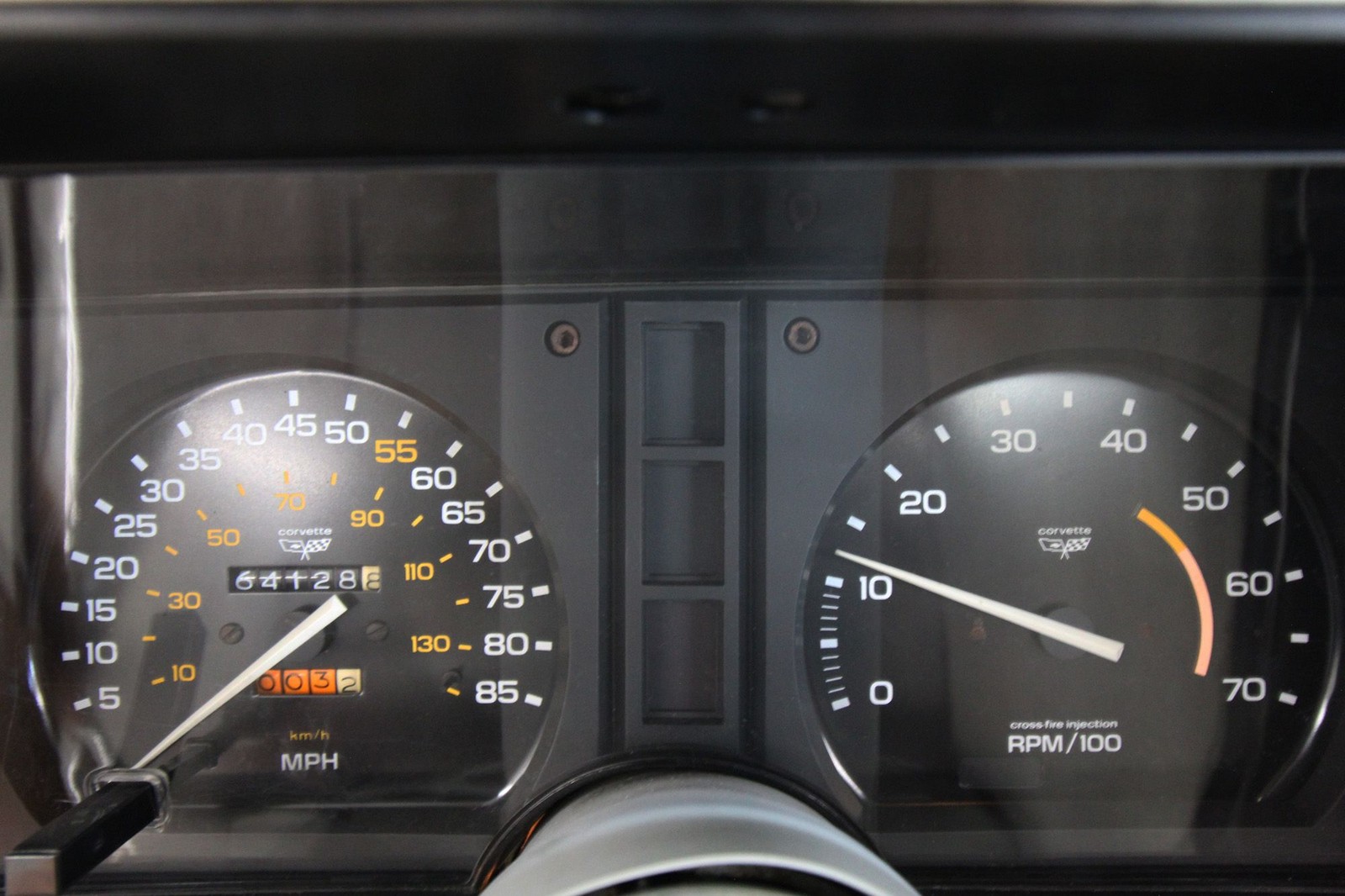 Chevrolet-Corvette-1982-Coupe-24