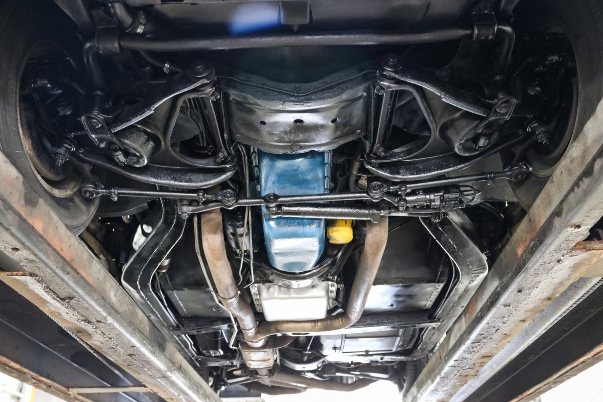 Chevrolet-Corvette-1982-Coupe-26