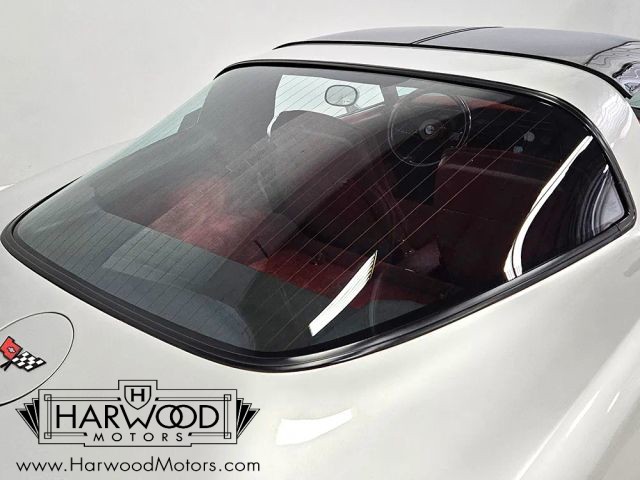 Chevrolet-Corvette-1982-Coupe-27