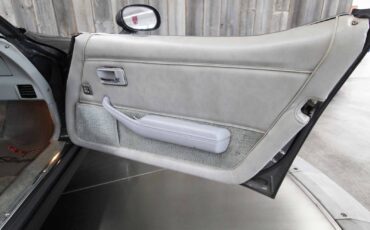 Chevrolet-Corvette-1982-Coupe-29