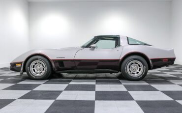 Chevrolet-Corvette-1982-Coupe-3