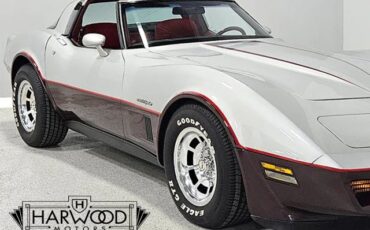 Chevrolet-Corvette-1982-Coupe-35