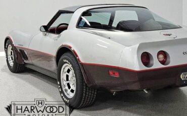 Chevrolet-Corvette-1982-Coupe-36
