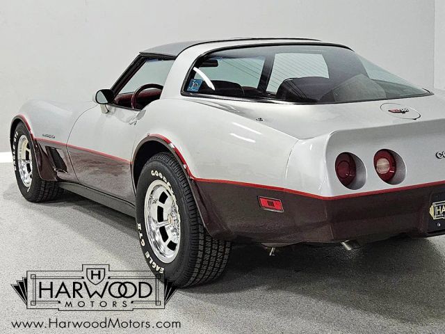 Chevrolet-Corvette-1982-Coupe-36