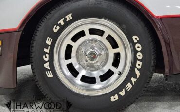 Chevrolet-Corvette-1982-Coupe-37