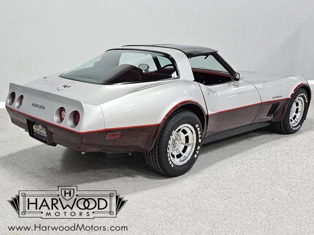 Chevrolet-Corvette-1982-Coupe-5