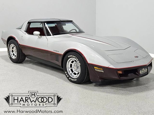 Chevrolet-Corvette-1982-Coupe-7