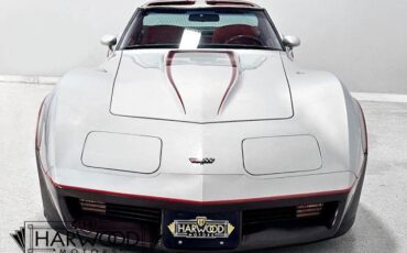 Chevrolet-Corvette-1982-Coupe-8