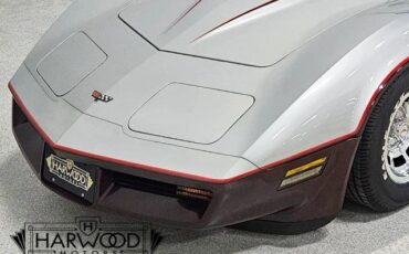 Chevrolet-Corvette-1982-Coupe-9