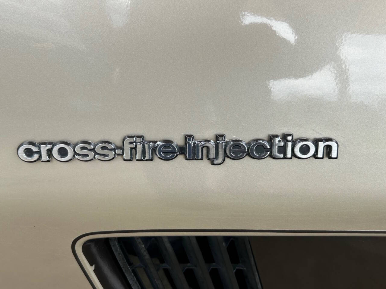 Chevrolet-Corvette-1982-Hatchback-10