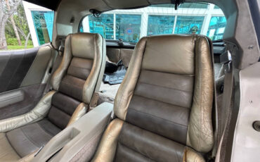 Chevrolet-Corvette-1982-Hatchback-13