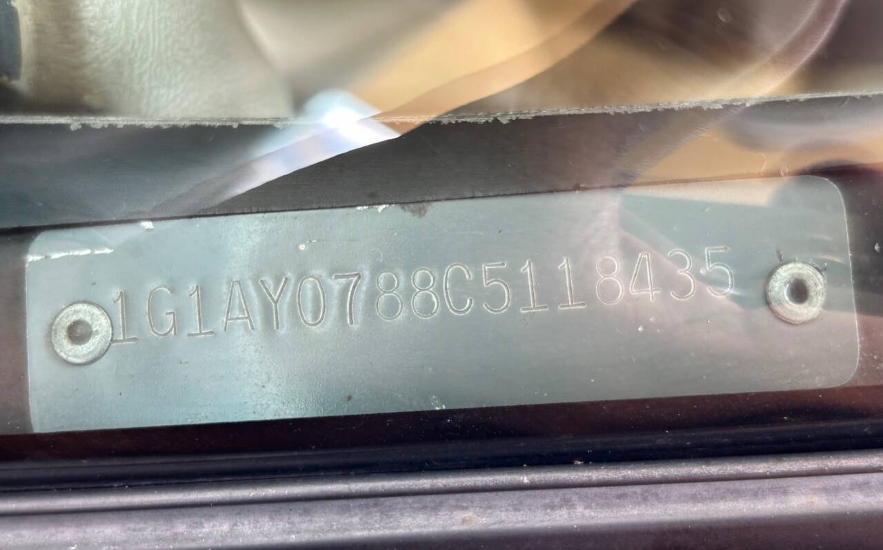 Chevrolet-Corvette-1982-Hatchback-19