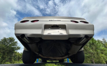 Chevrolet-Corvette-1982-Hatchback-24