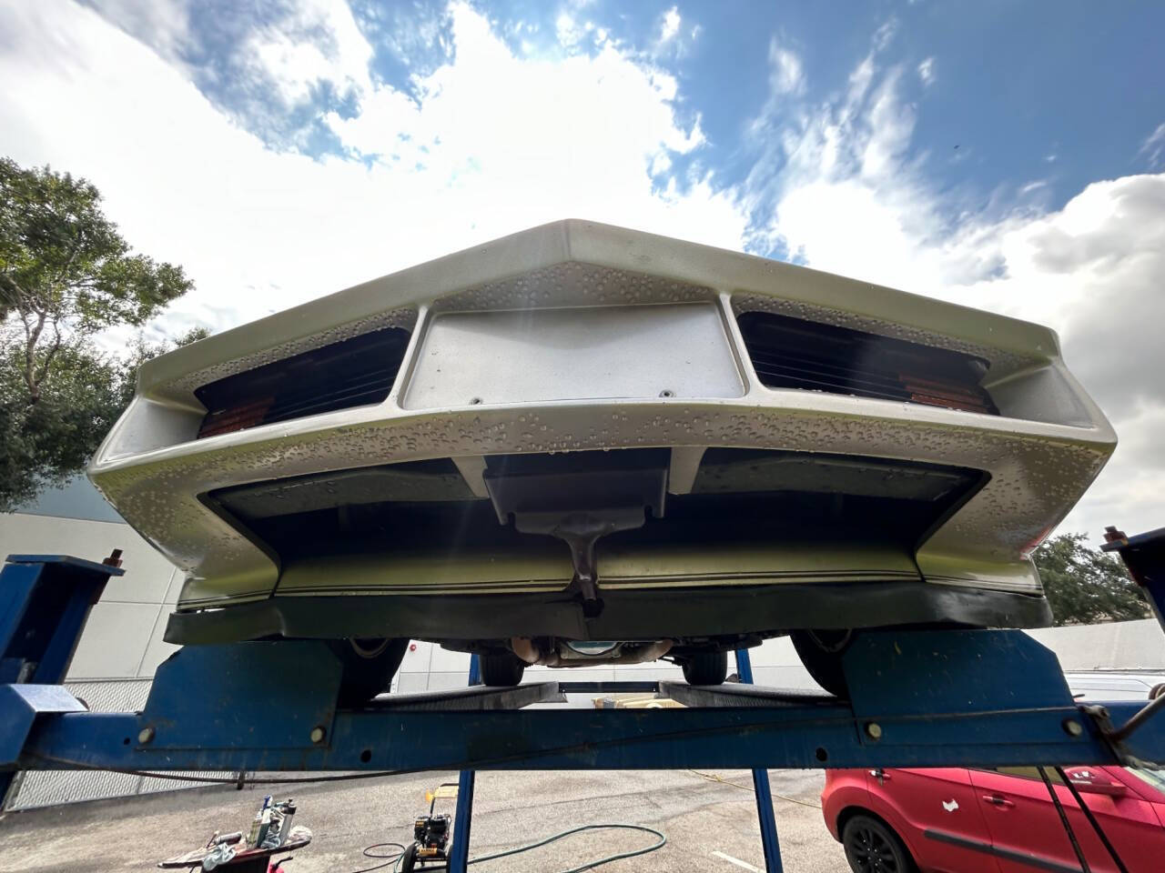 Chevrolet-Corvette-1982-Hatchback-33