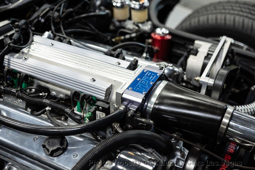 Chevrolet-Corvette-1985-3