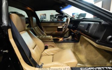 Chevrolet-Corvette-1985-5