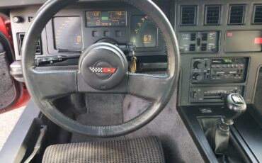 Chevrolet-Corvette-1985-Hatchback-13