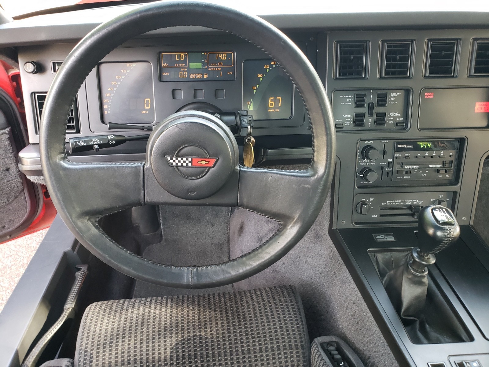 Chevrolet-Corvette-1985-Hatchback-13