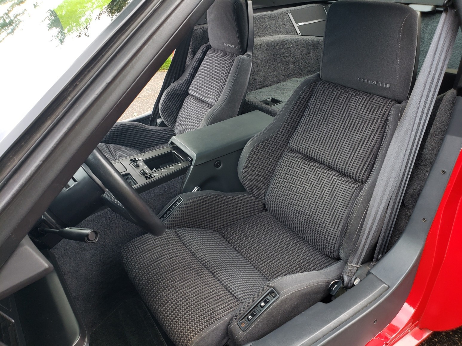 Chevrolet-Corvette-1985-Hatchback-15