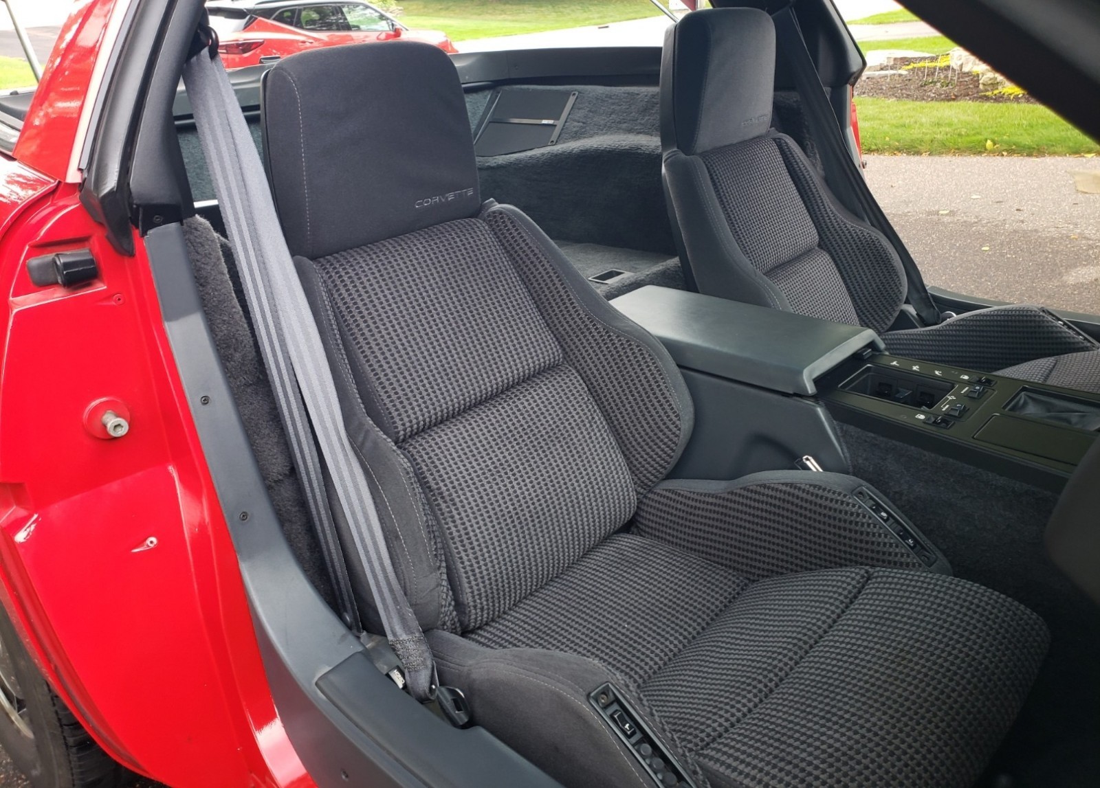 Chevrolet-Corvette-1985-Hatchback-16