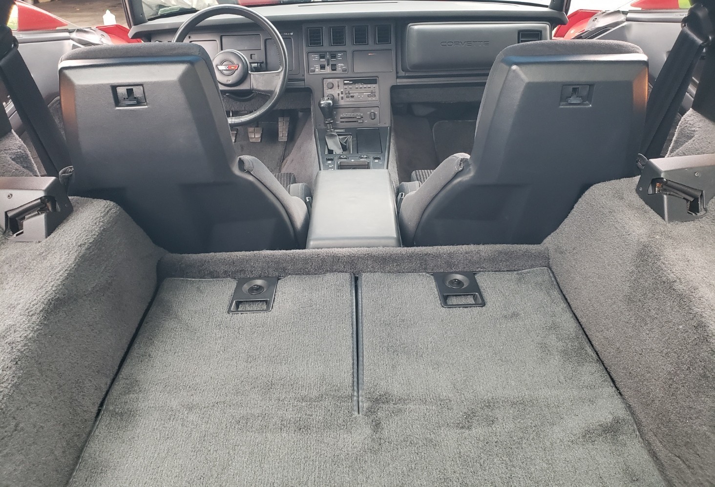 Chevrolet-Corvette-1985-Hatchback-18