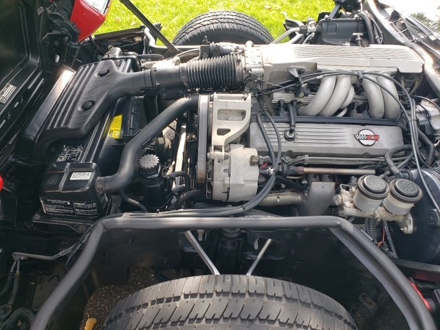 Chevrolet-Corvette-1985-Hatchback-19