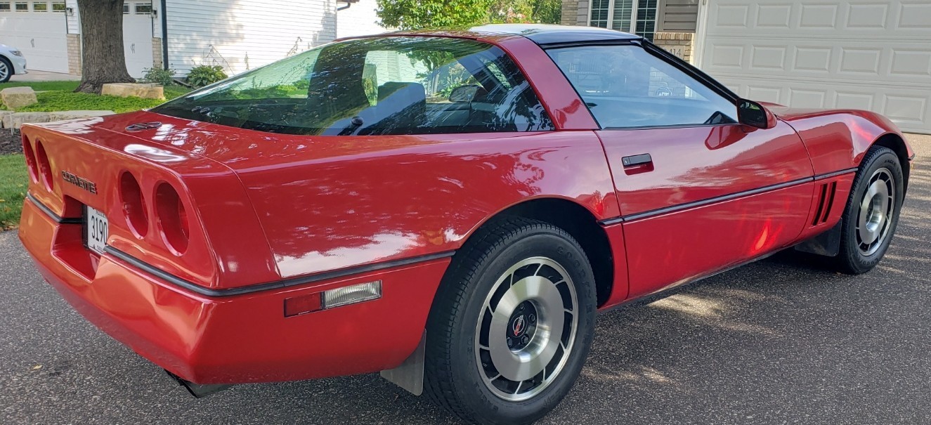 Chevrolet-Corvette-1985-Hatchback-4