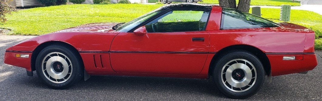 Chevrolet-Corvette-1985-Hatchback-7