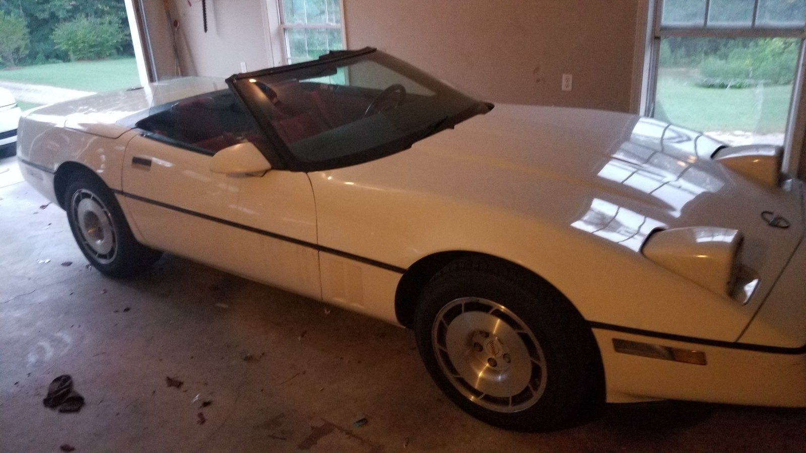 Chevrolet-Corvette-1986-Convertible-2