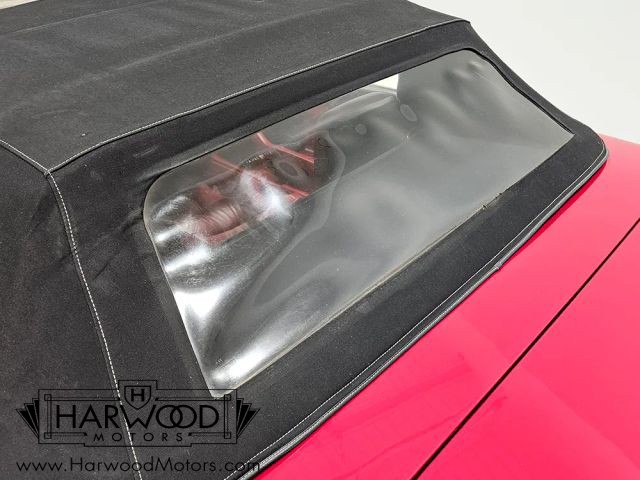 Chevrolet-Corvette-1986-Convertible-35