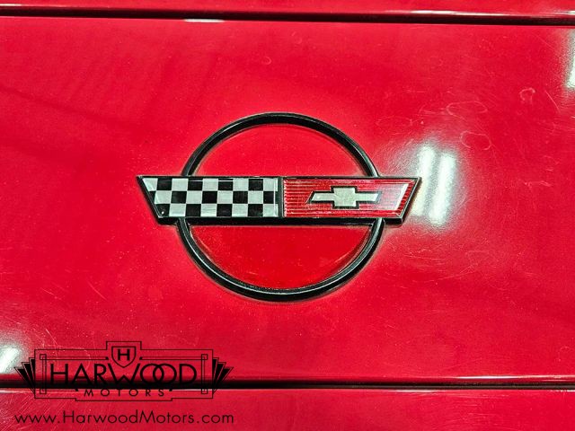 Chevrolet-Corvette-1986-Convertible-37