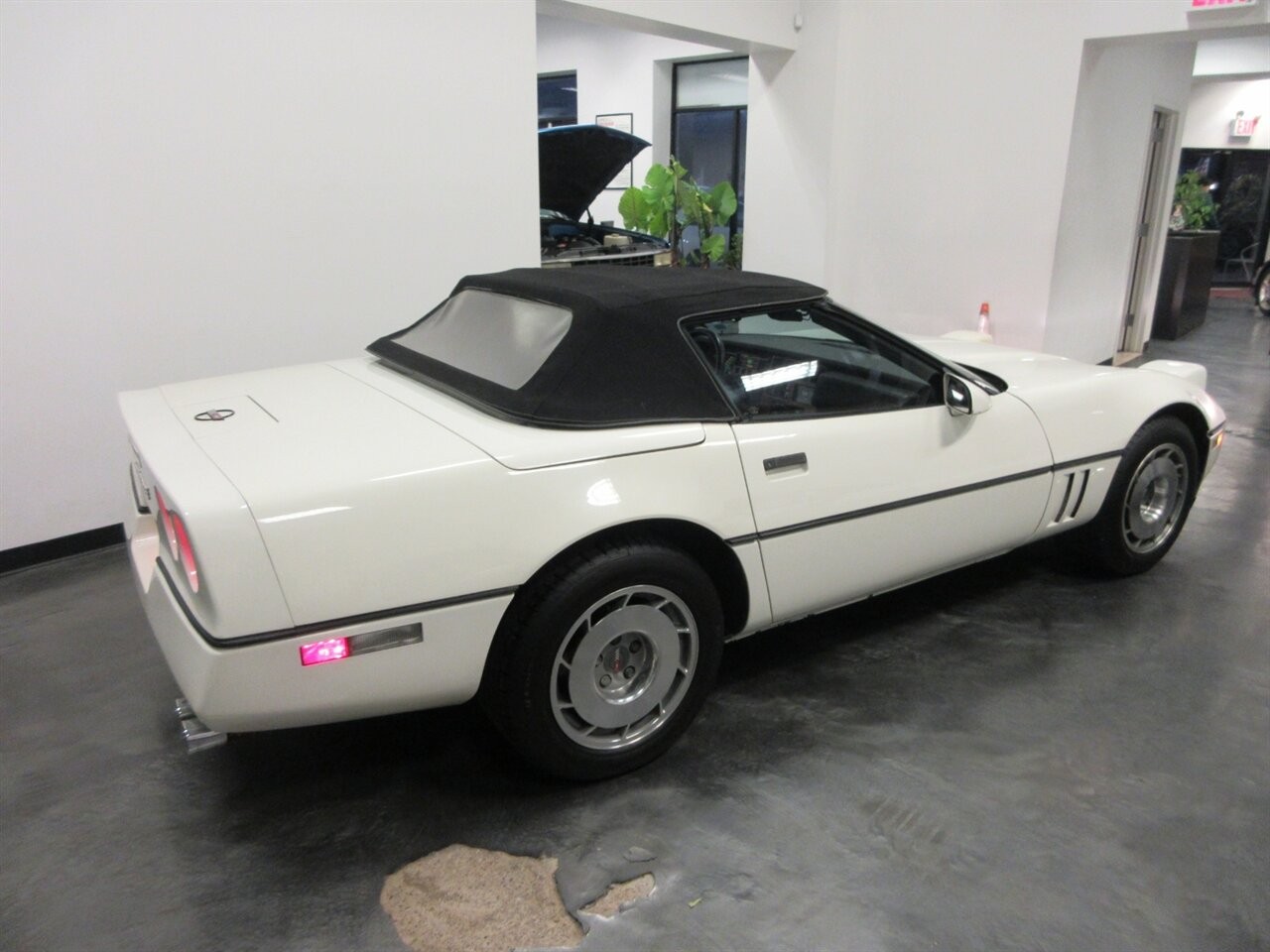 Chevrolet-Corvette-1987-Convertible-16