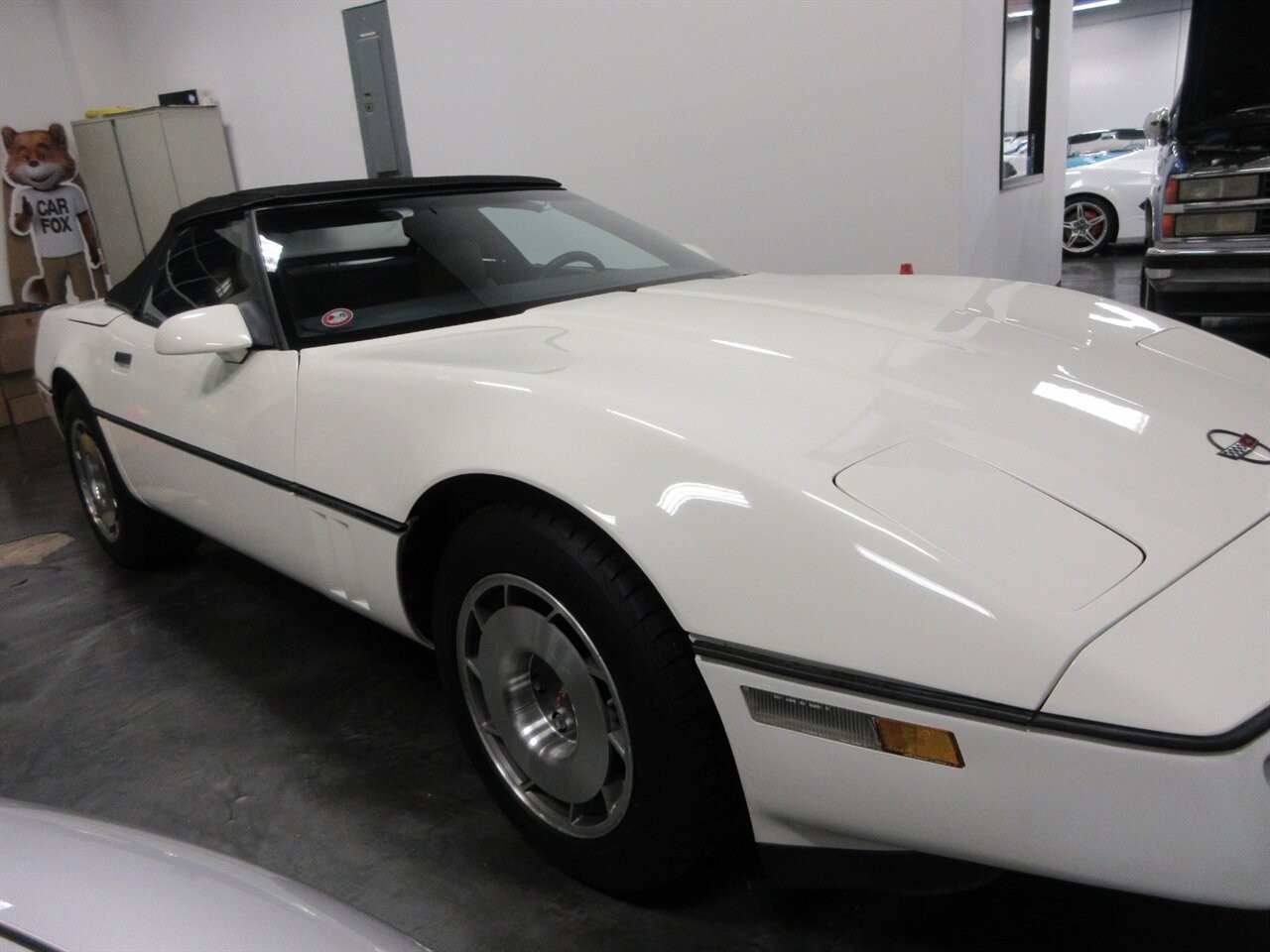 Chevrolet-Corvette-1987-Convertible-17