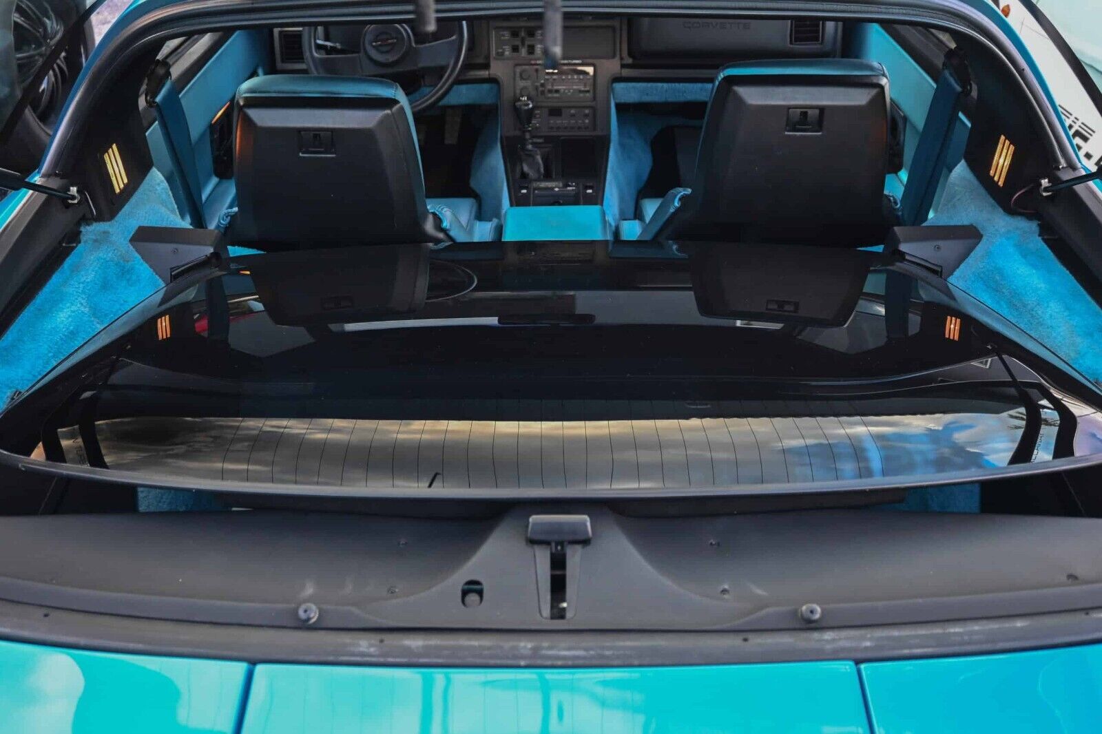 Chevrolet-Corvette-1987-Coupe-21