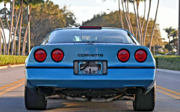 Chevrolet-Corvette-1987-Coupe-8