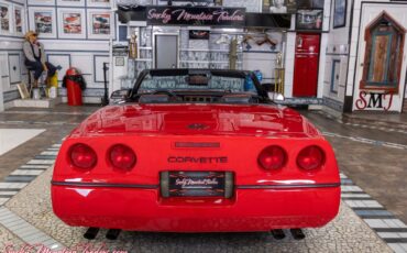 Chevrolet-Corvette-1988-25