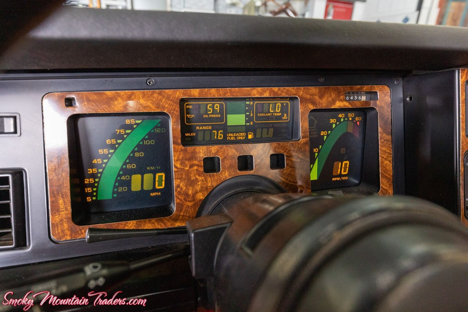 Chevrolet-Corvette-1988-39