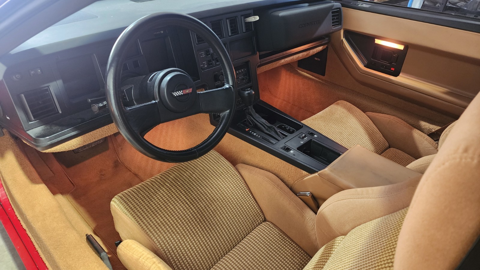 Chevrolet-Corvette-1988-Hatchback-11