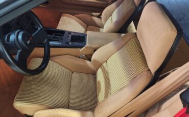 Chevrolet-Corvette-1988-Hatchback-12