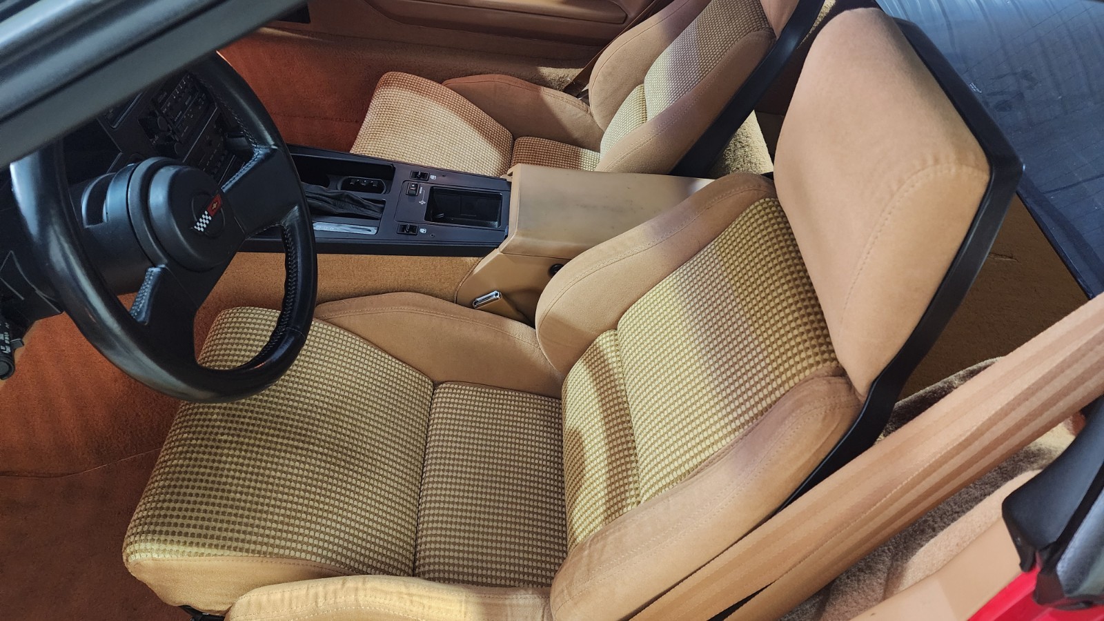 Chevrolet-Corvette-1988-Hatchback-12