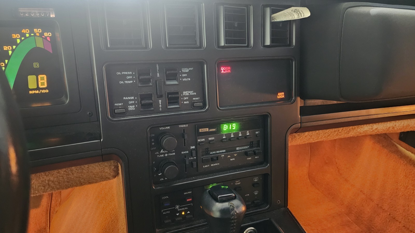 Chevrolet-Corvette-1988-Hatchback-13