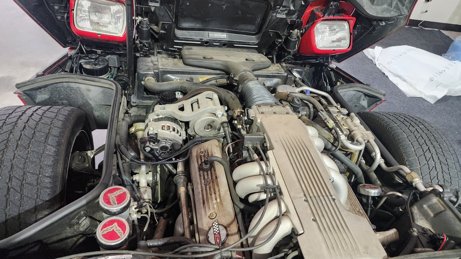 Chevrolet-Corvette-1988-Hatchback-17