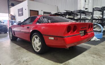 Chevrolet-Corvette-1988-Hatchback-2