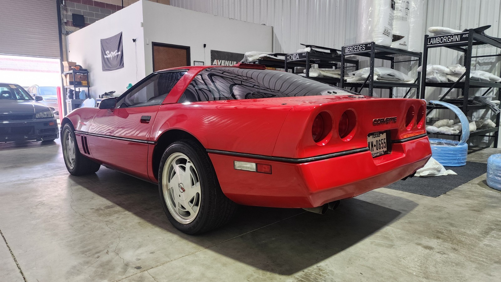 Chevrolet-Corvette-1988-Hatchback-2