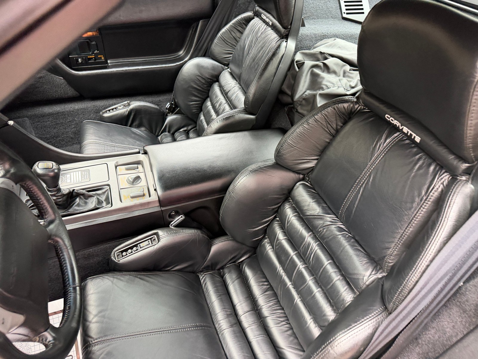 Chevrolet-Corvette-1990-Coupe-30