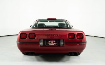 Chevrolet-Corvette-1990-Hatchback-12