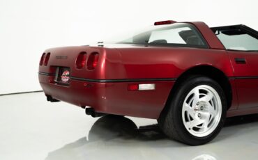 Chevrolet-Corvette-1990-Hatchback-14