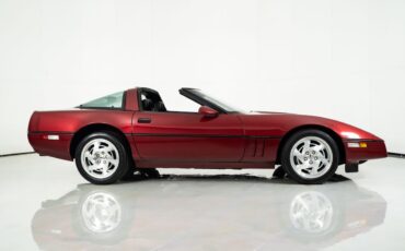 Chevrolet-Corvette-1990-Hatchback-15