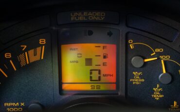 Chevrolet-Corvette-1990-Hatchback-27