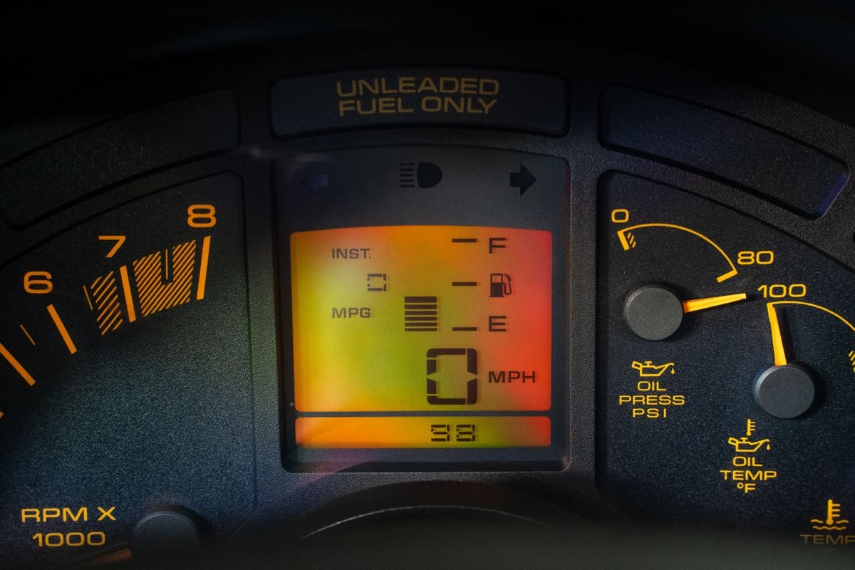 Chevrolet-Corvette-1990-Hatchback-27